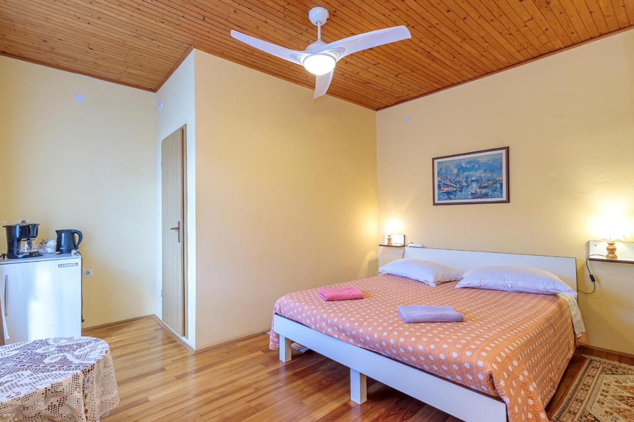 Rooms Nela Hum المظهر الخارجي الصورة